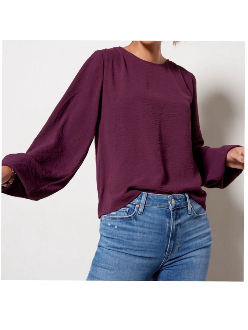 EVEREVE Taryn Smock Detail Blouse in Wine - Picture 2 of 8